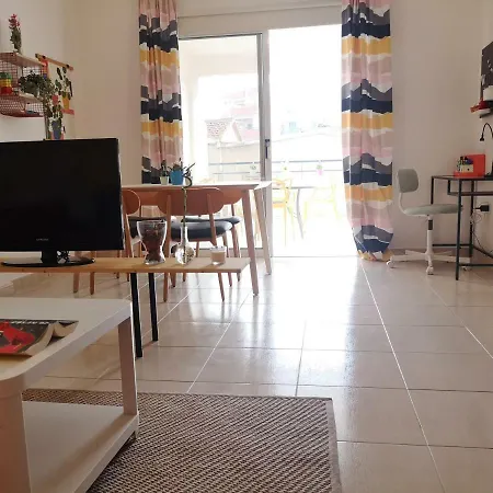 Yippee! My Happy Place In Center Apartment