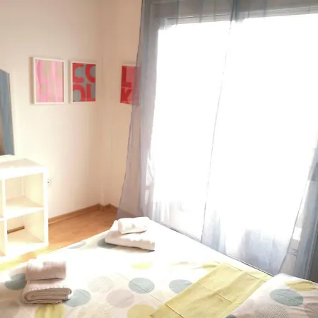 Yippee! My Happy Place In Center Apartment